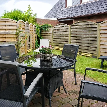 Mittenmang Apartman *